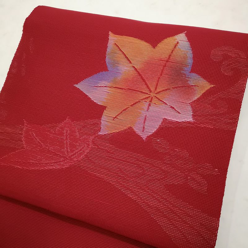 八寸名古屋帯 太鼓柄 松葉仕立て 化繊 良品  赤・朱地に木の葉・植物柄_画像2