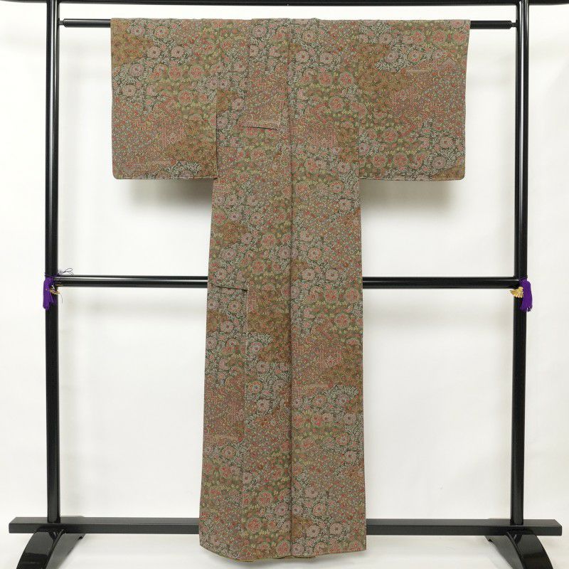 小紋 美品 縮緬 しつけ糸付き 正絹 幾何学柄・抽象柄 袷仕立て 緑・うぐいす色_画像2