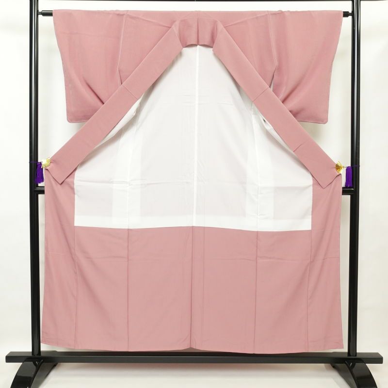 色無地 一つ紋付き 縮緬 しつけ糸付き 混紡 無地 袷仕立て ピンク_画像3