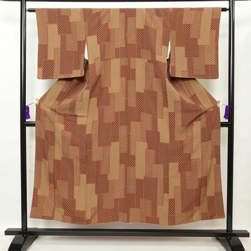 小紋 美品 縮緬 総柄 正絹 モダン 古典柄 青海波 麻の葉 亀甲 袷仕立て 茶_画像1