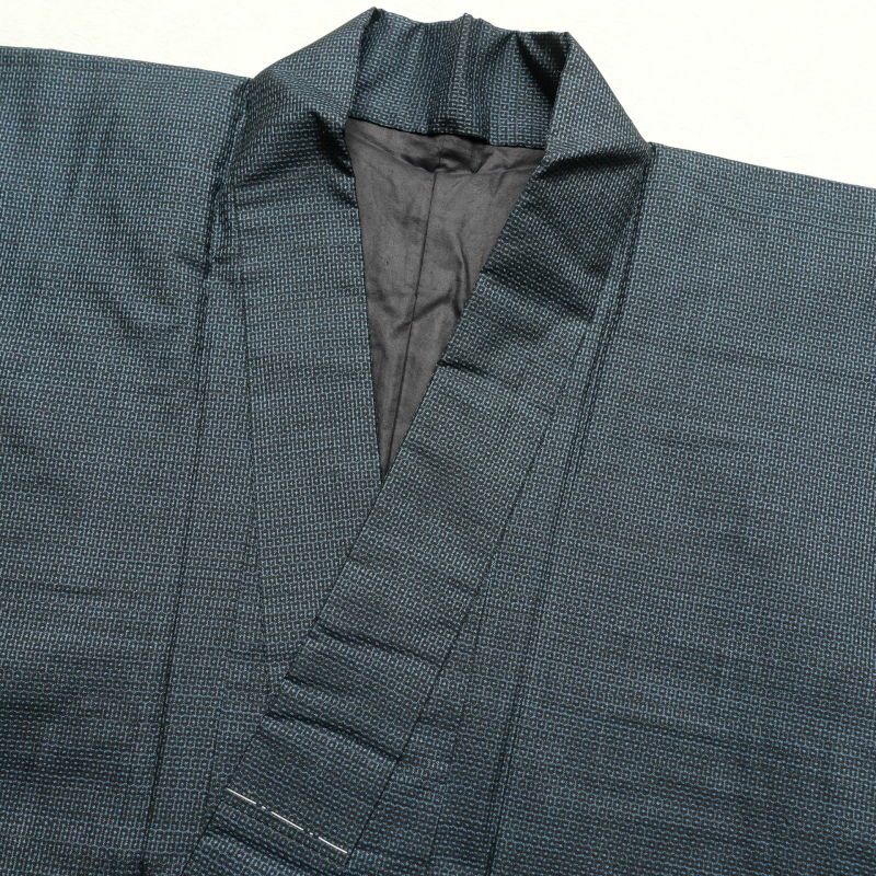 男性用 大島紬 着物 美品 証紙あり しつけ糸付き 正絹 亀甲柄 袷仕立て 青・紺_画像20
