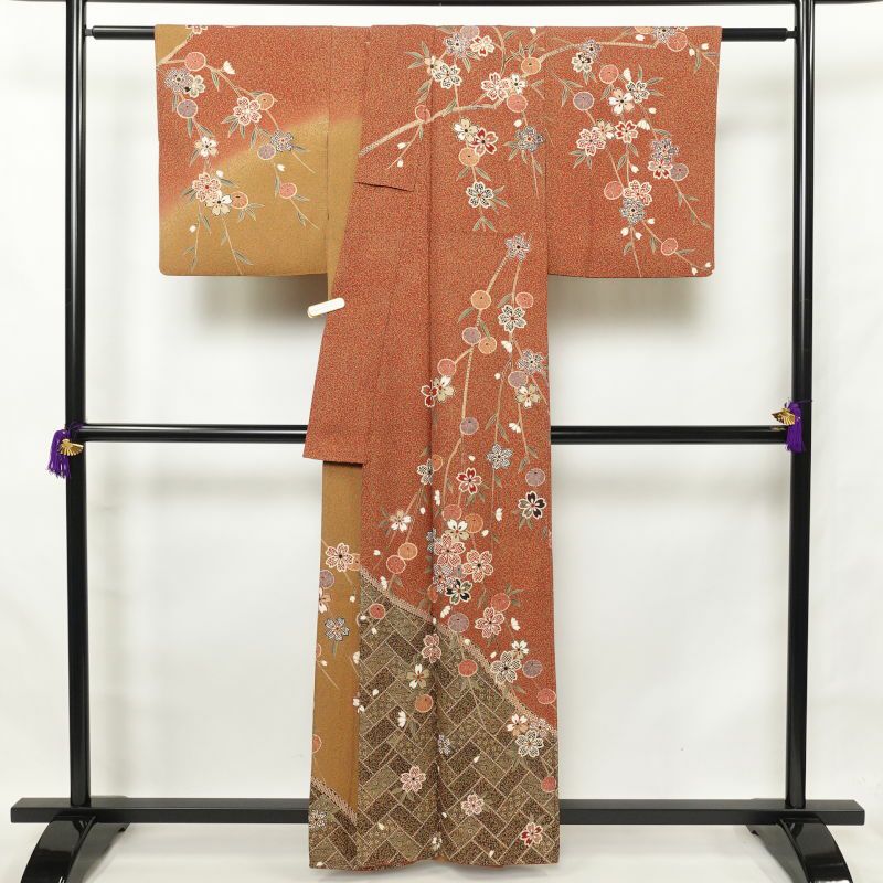 訪問着 良品 落款入り 志保里 正絹 金彩 木の葉・植物柄 袷仕立て 黄・黄土色_画像2