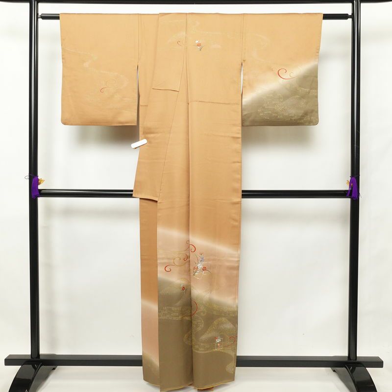 訪問着 正絹 金彩 銀駒刺繍 古典柄 刺繍 袷仕立て 茶_画像2