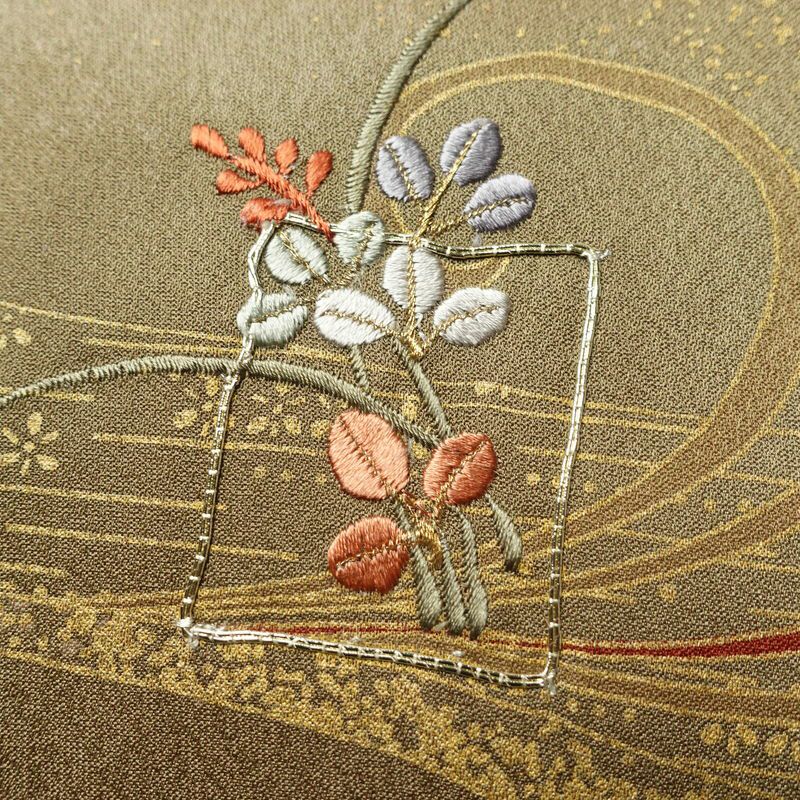 訪問着 正絹 金彩 銀駒刺繍 古典柄 刺繍 袷仕立て 茶_画像10