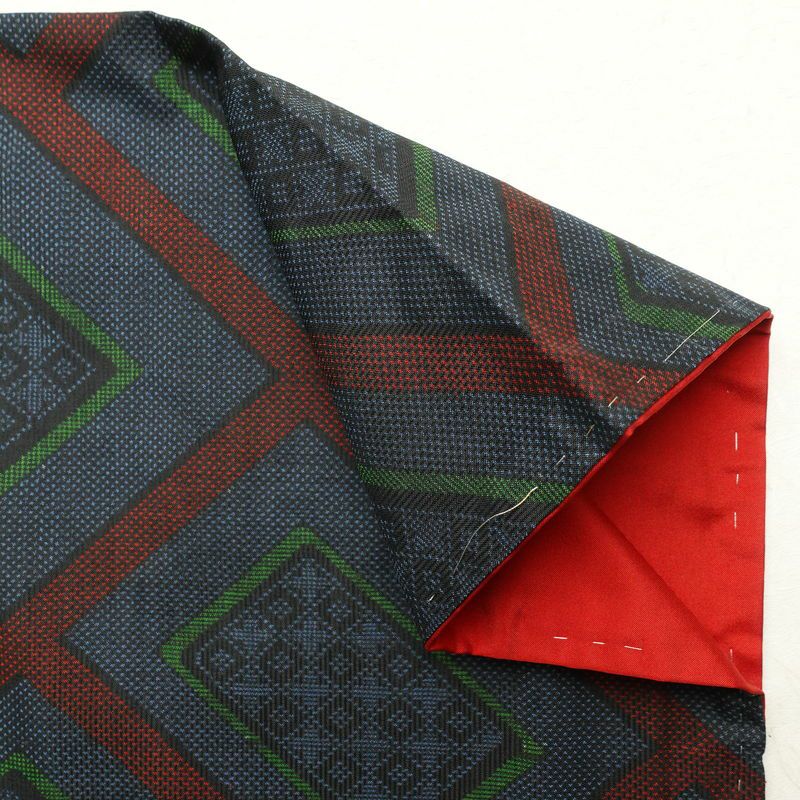 大島紬 良品 証紙あり しつけ糸付き 正絹 幾何学柄・抽象柄 袷仕立て 青・紺_画像16