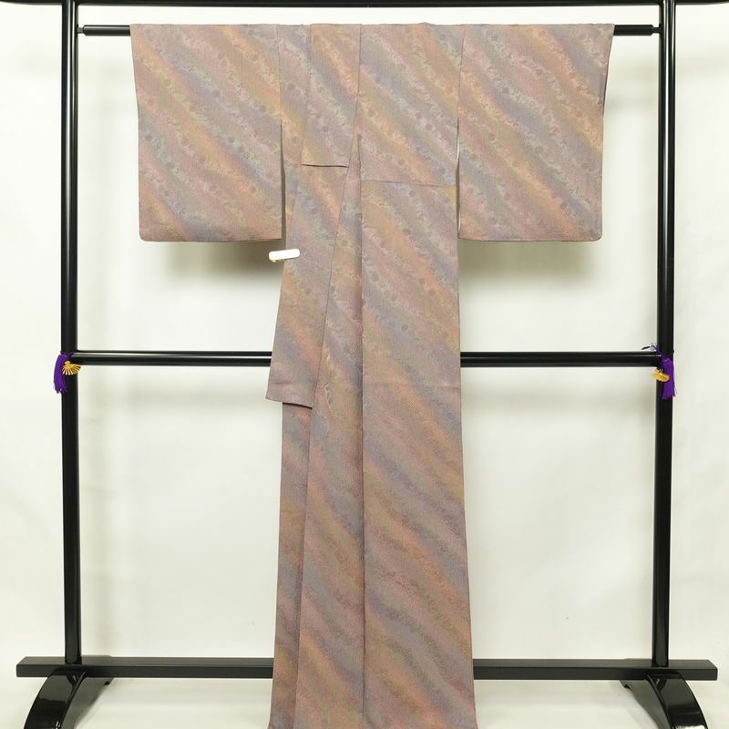 小紋 美品 徳川蒔絵 正絹 ぼかし 木の葉・植物柄 袷仕立て 紫・藤色_画像2