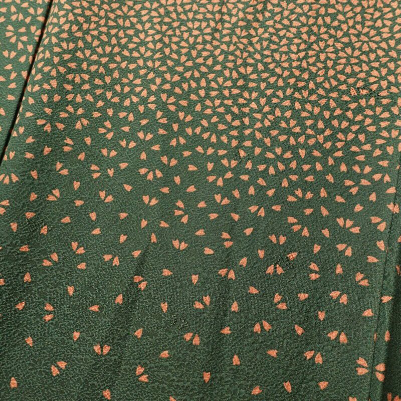 付け下げ 美品 しつけ糸付き 附下 着物 身丈152cm 裄丈62cm 正絹 花柄 袷仕立て 緑・うぐいす色_画像6