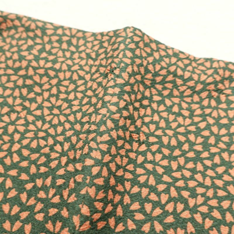 付け下げ 美品 しつけ糸付き 附下 着物 身丈152cm 裄丈62cm 正絹 花柄 袷仕立て 緑・うぐいす色_画像19