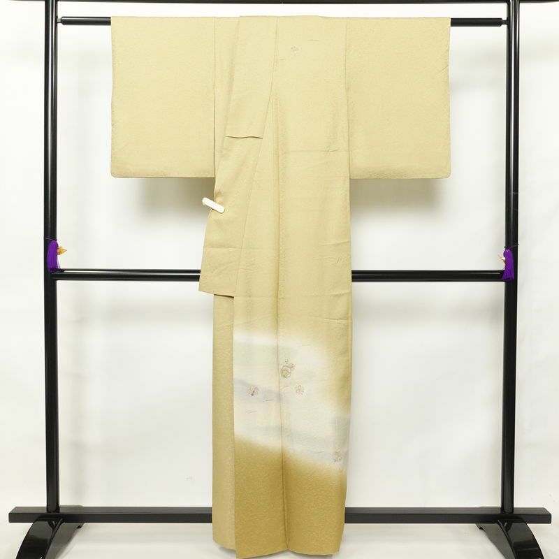 付け下げ 良品 正絹 刺繍 花柄 附下 身丈159cm 裄丈62.5cm 袷仕立て 黄・黄土色_画像2