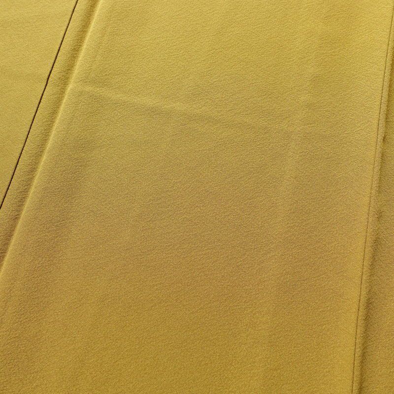 色無地 良品 一つ紋付き 縮緬 正絹 共八掛 身丈165cm 裄丈67cm 無地 袷仕立て 黄・黄土色_画像6