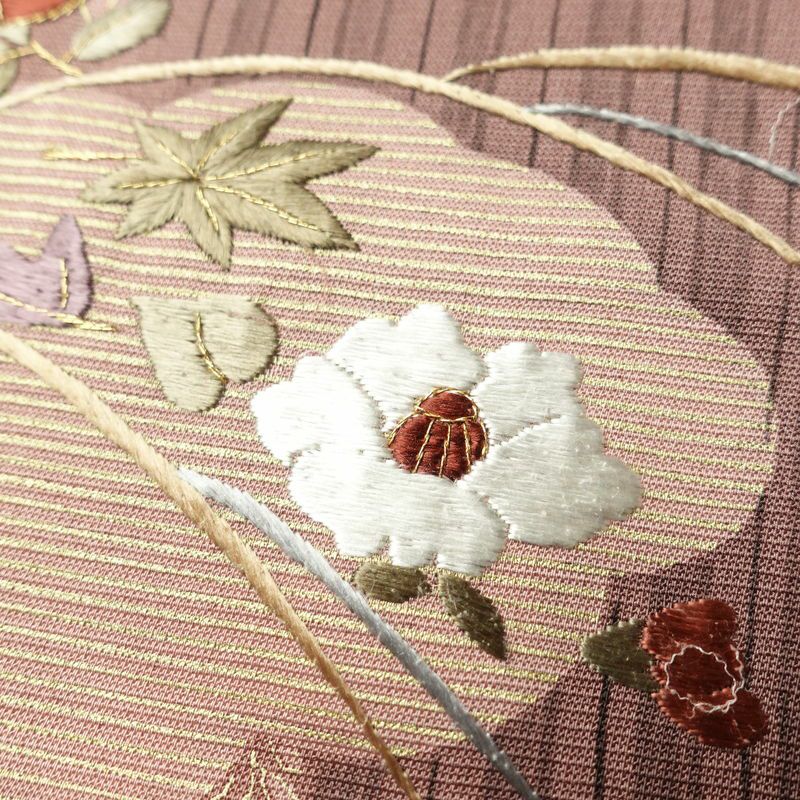 訪問着 良品 正絹 刺繍 木の葉・植物柄 身丈161cm 裄丈66cm 縞柄 袷仕立て 小豆・エンジ_画像8