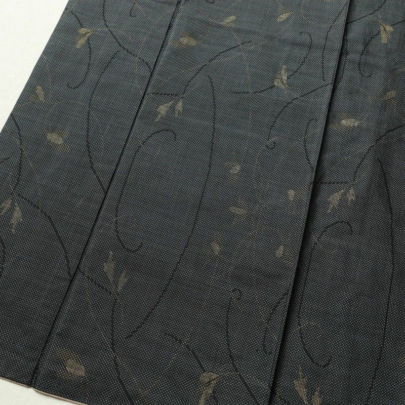 紬 正絹 木の葉・植物柄 紬着物 袷仕立て 身丈155cm 裄丈65cm 青・紺_画像4