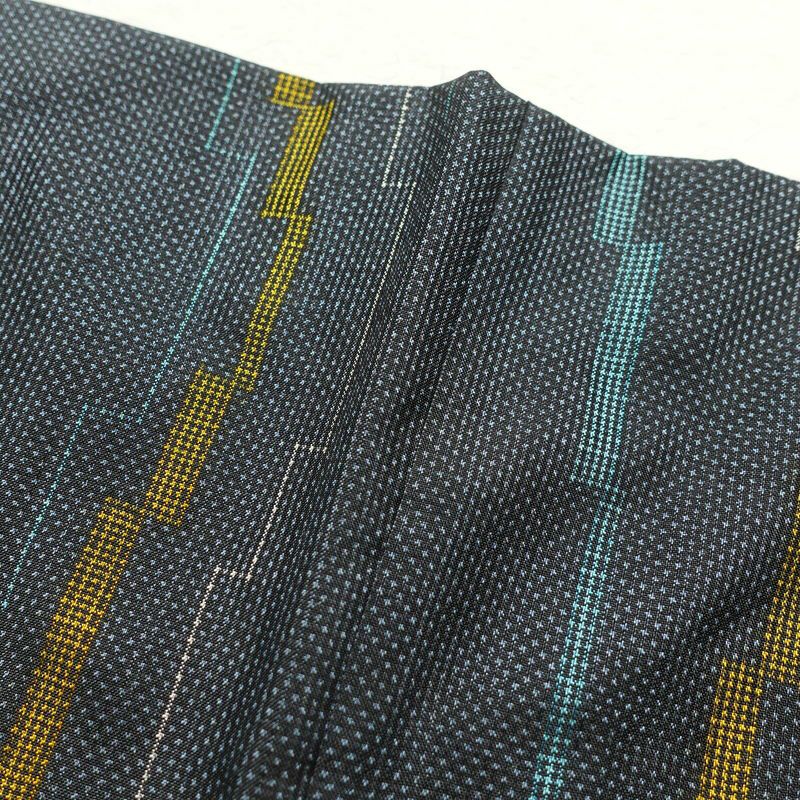 大島紬 良品 証紙あり しつけ糸付き 正絹 身丈154.5cm 裄丈63cm 縞柄・線柄 幾何学柄・抽象柄 袷仕立て 青・紺_画像19