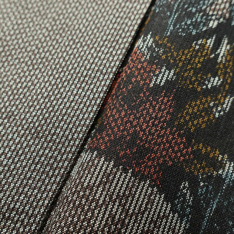 紬 良品 しつけ糸付き 着物 正絹 木の葉・植物柄 身丈158cm 裄丈65.5cm 袷仕立て 茶_画像8