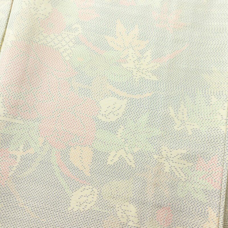 大島紬 良品 証紙あり しつけ糸付き 正絹 身丈161.5cm 裄丈65.5cm 木の葉・植物柄 袷仕立て クリーム_画像6
