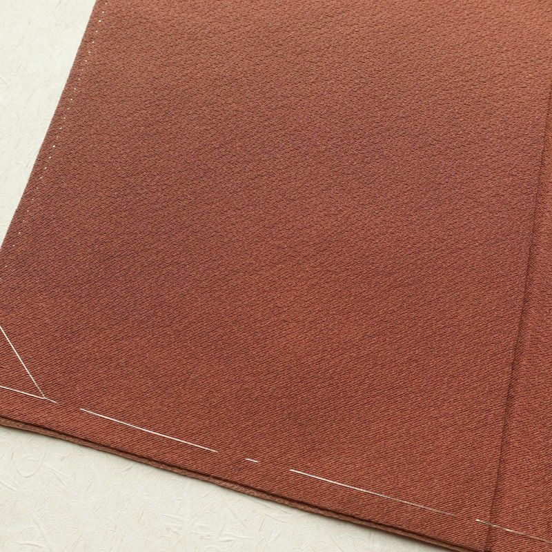 付け下げ 良品 スワトウ刺繍 しつけ糸付き 身丈152.5cm 裄丈63cm 縮緬 正絹 古典柄 袷仕立て ぼかし 小豆・エンジ_画像12