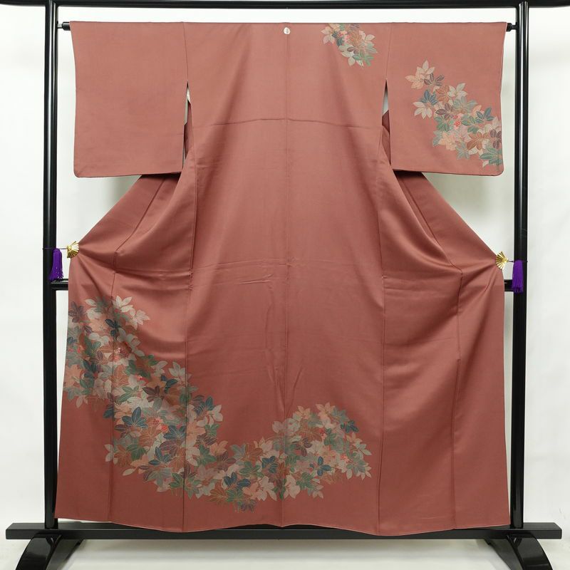 付け下げ 一つ紋付き 正絹 木の葉・植物柄 袷仕立て 身丈157cm 裄丈65cm 金彩 刺繍 小豆・エンジ_画像1