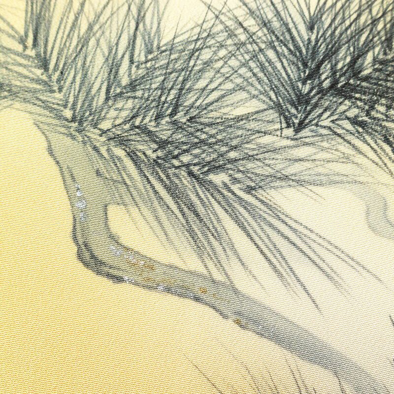 付け下げ 縮緬 一つ紋付き 正絹 木の葉・植物柄 袷仕立て 身丈156.5cm 裄丈67cm 松 箔 黄・黄土色_画像6