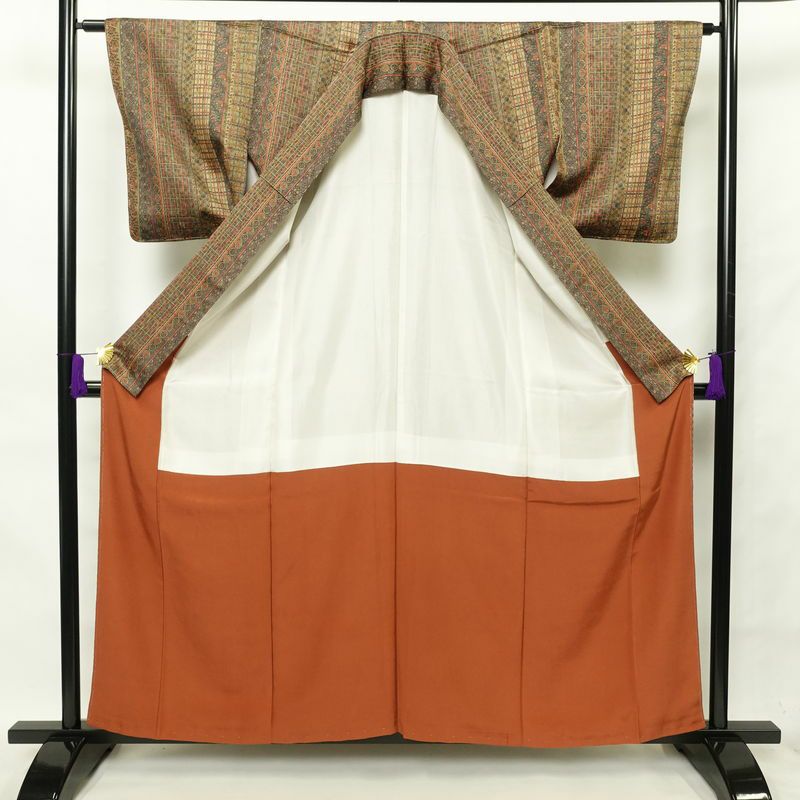 小紋 良品 しつけ糸付き 正絹 幾何学柄・抽象柄 袷仕立て 身丈159.5cm 裄丈63.5cm 着物 多色使い_画像3