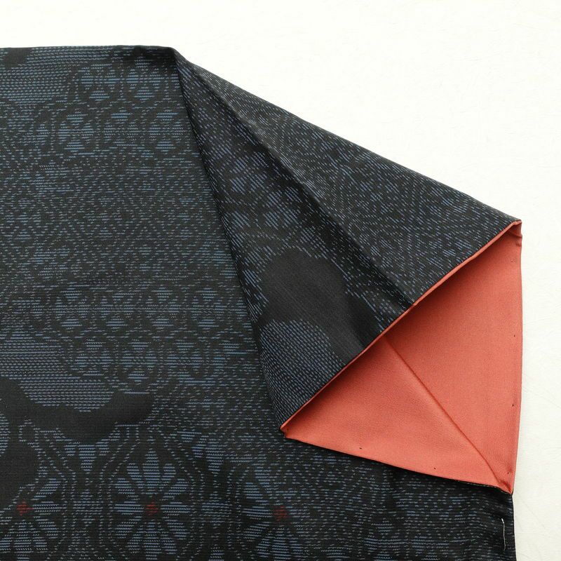 大島紬 本場大島 証紙あり 正絹 幾何学柄・抽象柄 袷仕立て 身丈158cm 裄丈63.5cm 着物 青・紺_画像11