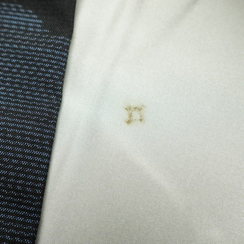 大島紬 本場大島 証紙あり 正絹 幾何学柄・抽象柄 袷仕立て 身丈158cm 裄丈63.5cm 着物 青・紺_画像16