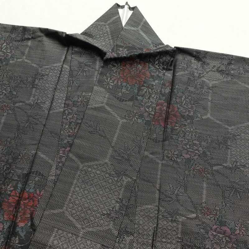 紬 良品 しつけ糸付き 正絹 古典柄 袷仕立て 身丈162cm 裄丈64cm 紬着物 グレー_画像17