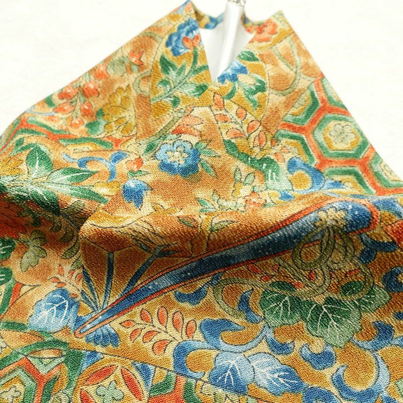 小紋 良品 正絹 古典柄 袷仕立て 身丈152cm 裄丈63.5cm 着物 多色使い_画像14