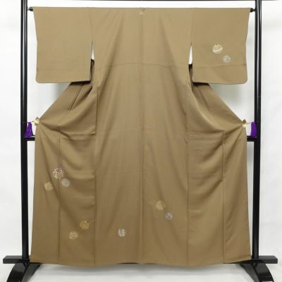 付け下げ 正絹 一つ紋付き 金彩 古典柄 袷仕立て 身丈159.5cm 裄丈65cm 刺繍 附下 着物 黄・黄土色