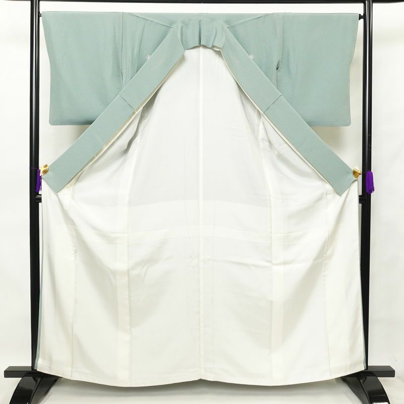 色留袖 五つ紋付き 比翼付き 縮緬 正絹 古典柄 袷仕立て 身丈162.5cm 裄丈66.5cm 着物 緑・うぐいす色_画像3