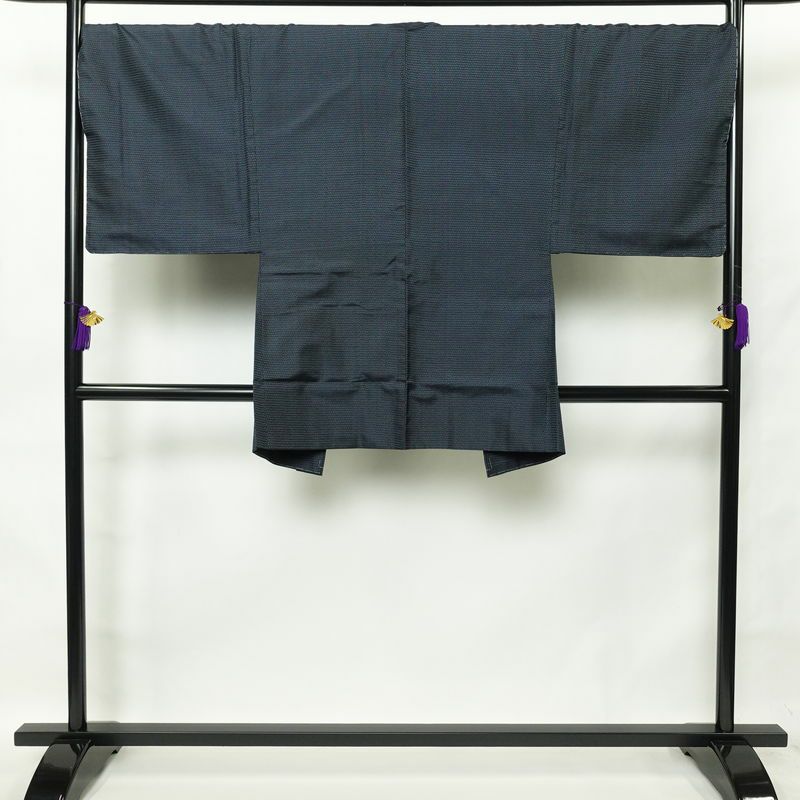 男性用 紬着物 良品 アンサンブル しつけ糸付き 正絹 亀甲柄 袷仕立て 身丈146cm 裄丈70cm 着物羽織セット 青・紺_画像4