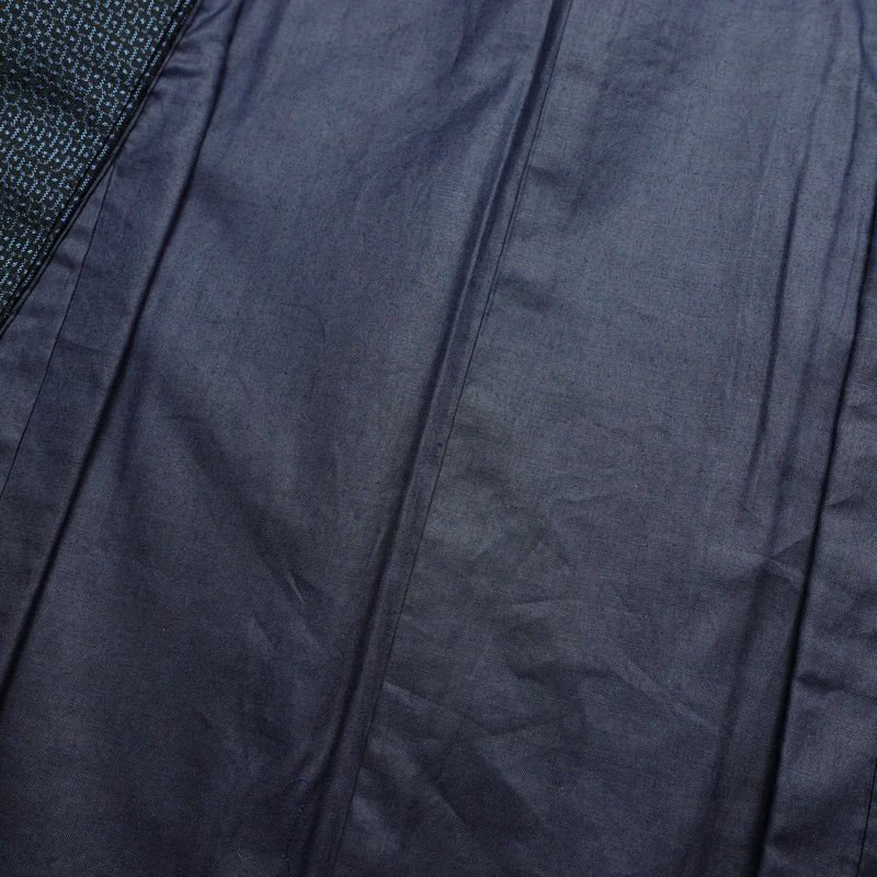 男性用 紬着物 良品 アンサンブル しつけ糸付き 正絹 亀甲柄 袷仕立て 身丈146cm 裄丈70cm 着物羽織セット 青・紺_画像16