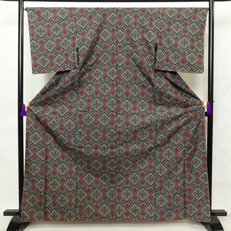 紬 正絹 幾何学柄・抽象柄 袷仕立て 身丈166cm 裄丈66.5cm 紬着物 グレー_画像1