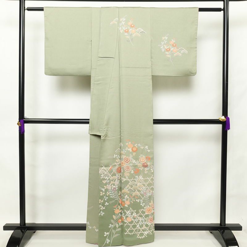 訪問着 良品 正絹 古典柄 袷仕立て 身丈162cm 裄丈64.5cm 着物 金彩 緑・うぐいす色_画像2