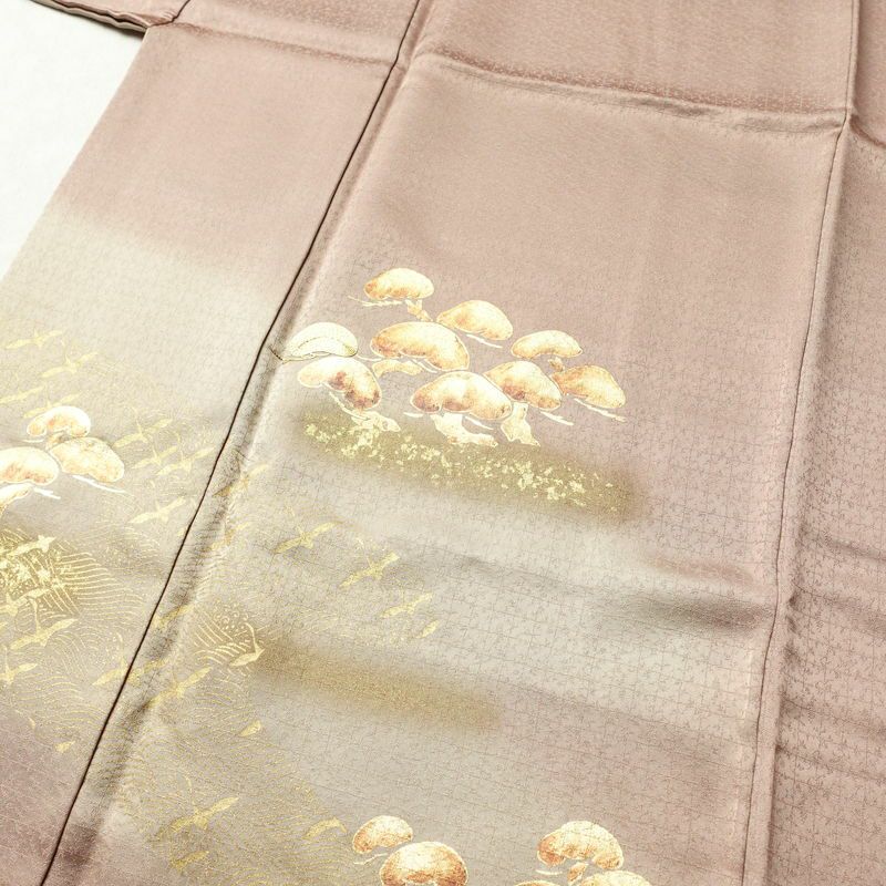 訪問着 良品 正絹 木の葉・植物柄 袷仕立て 身丈159cm 裄丈66cm 箔 刺繍 金彩 着物 小豆・エンジ_画像5