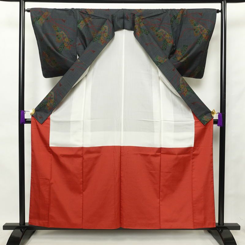 紬 良品 正絹 古典柄 袷仕立て 身丈160cm 裄丈65cm 紬着物 青・紺_画像3