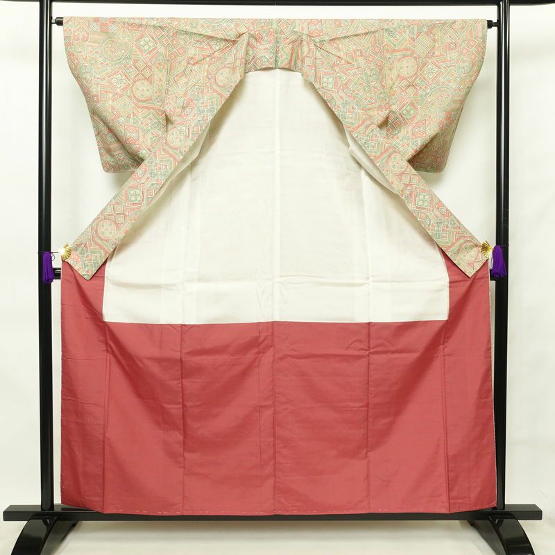 小紋 紬地 良品 しつけ糸付き 正絹 幾何学柄・抽象柄 袷仕立て 身丈160cm 裄丈64cm 多色使い_画像3