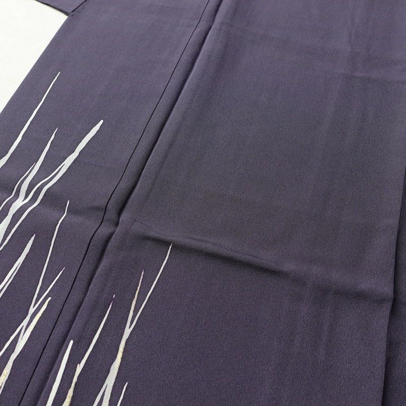 付け下げ 二代目山田栄一 落款入り 良品 ちりめん 正絹 袷仕立て 身丈160.5cm 裄丈67cm 共八掛 着物 附下 金糸 幾何学柄・抽象柄 紫・藤色_画像5