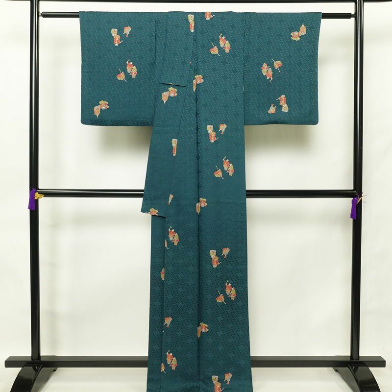 小紋 飛び柄 正絹 人物・動物柄 袷仕立て 身丈166cm 裄丈64cm 緑・うぐいす色_画像2