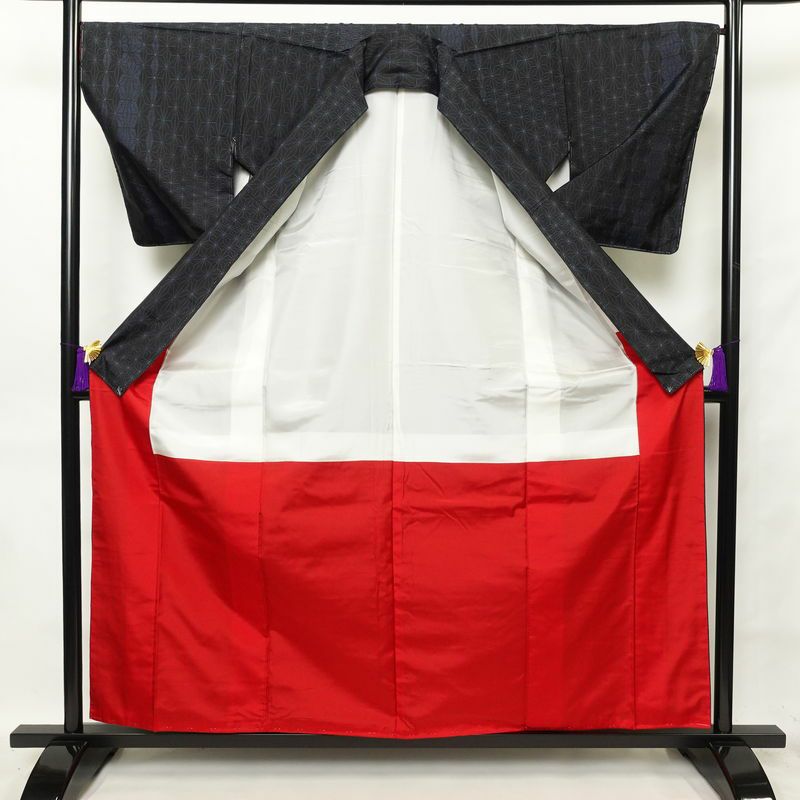 大島紬 良品 しつけ糸付き 正絹 麻の葉柄 袷仕立て 身丈159.5cm 裄丈67.5cm 着物 青・紺_画像3