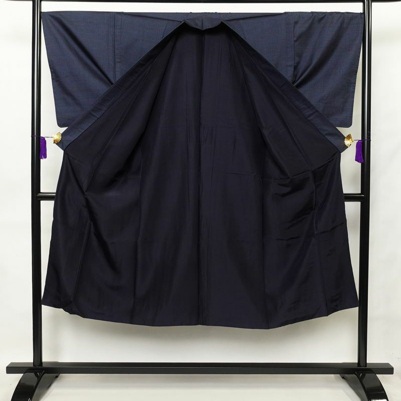 男性用 紬着物 アンサンブル 着物 羽織 2点セット セット品 正絹 亀甲柄 袷仕立て 身丈137cm 裄丈69cm 青・紺_画像2