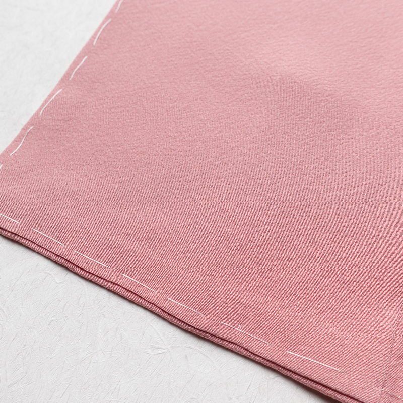 色無地 良品 しつけ糸付き 縮緬 一つ紋付き 正絹 無地 袷仕立て 身丈157.5cm 裄丈64.5cm 着物 ピンク_画像9