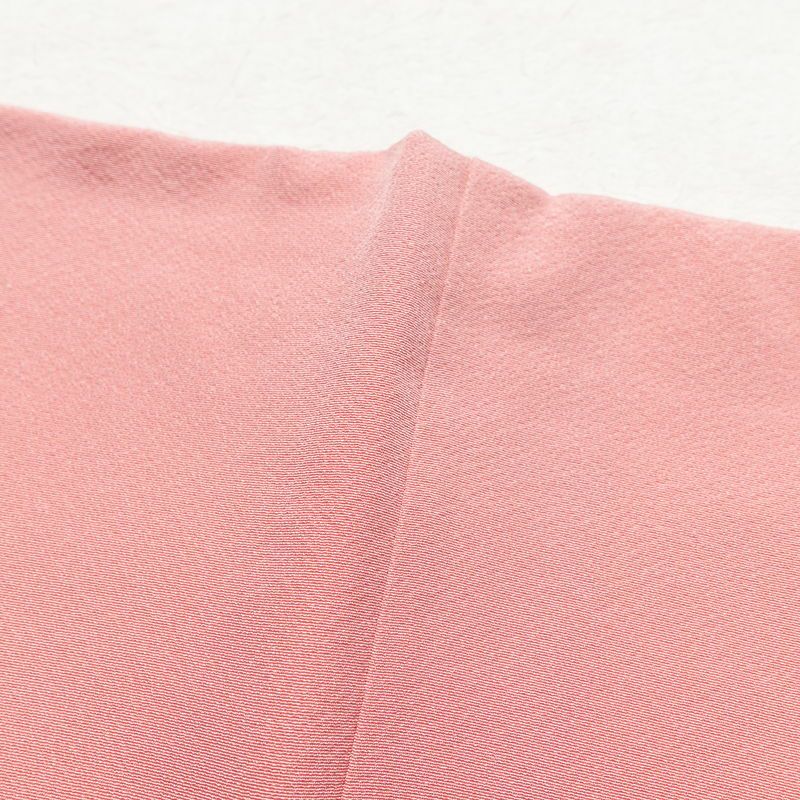 色無地 良品 しつけ糸付き 縮緬 一つ紋付き 正絹 無地 袷仕立て 身丈157.5cm 裄丈64.5cm 着物 ピンク_画像14