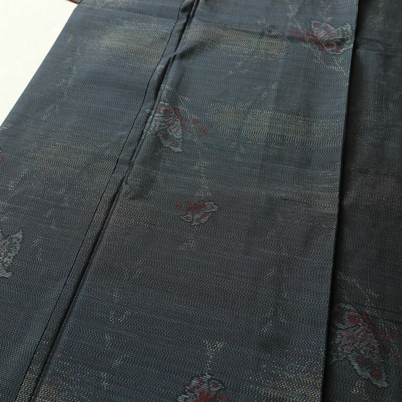 大島紬 良品 しつけ糸付き 正絹 蝶・昆虫柄 袷仕立て 身丈165.5cm 裄丈65cm 青・紺_画像5