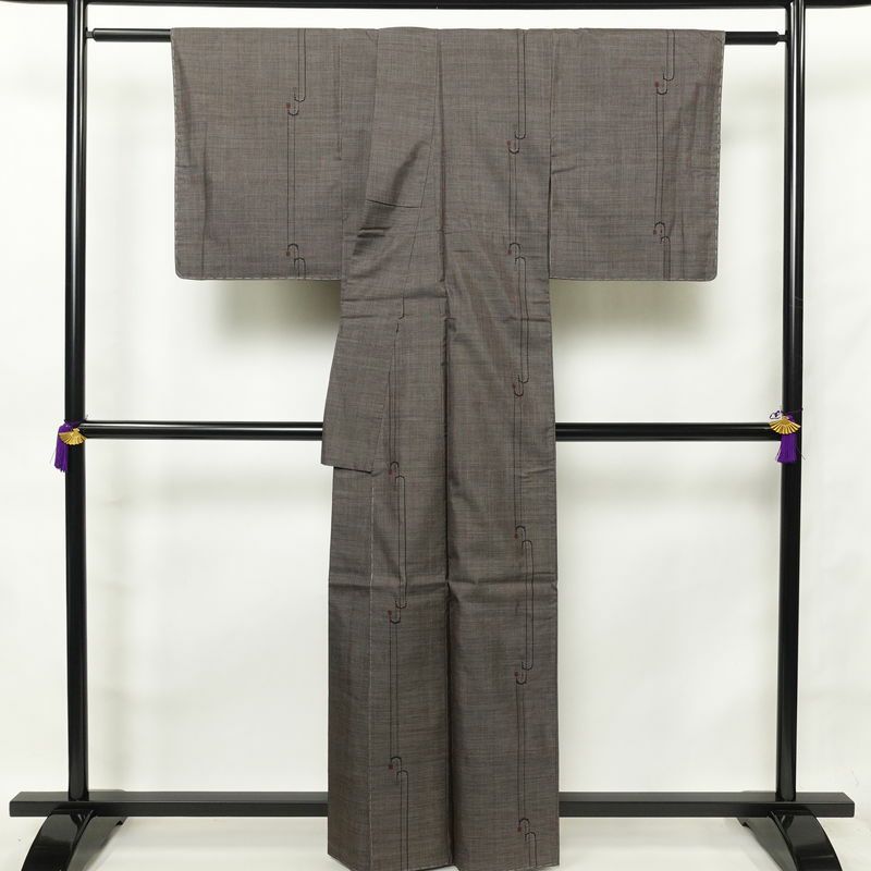紬 良品 しつけ糸付き 正絹 幾何学柄・抽象柄 袷仕立て 身丈161.5cm 裄丈65.5cm 紬着物 茶_画像2
