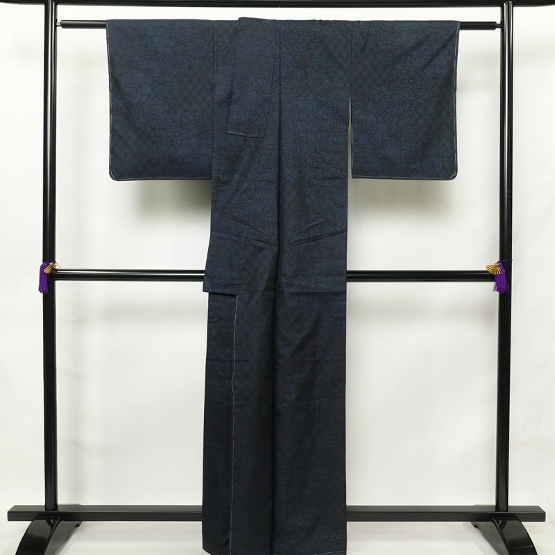 紬 しつけ糸付き 正絹 花柄 袷仕立て 身丈162.5cm 裄丈65cm 紬着物 青・紺_画像2