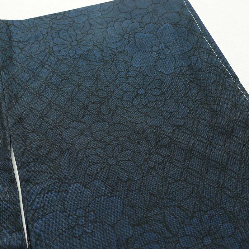 紬 しつけ糸付き 正絹 花柄 袷仕立て 身丈162.5cm 裄丈65cm 紬着物 青・紺_画像12