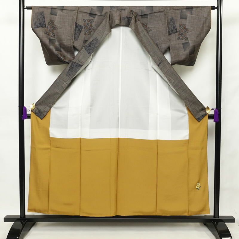 紬 良品 正絹 古典柄 袷仕立て 身丈156.5cm 裄丈63cm 紬着物 茶_画像3