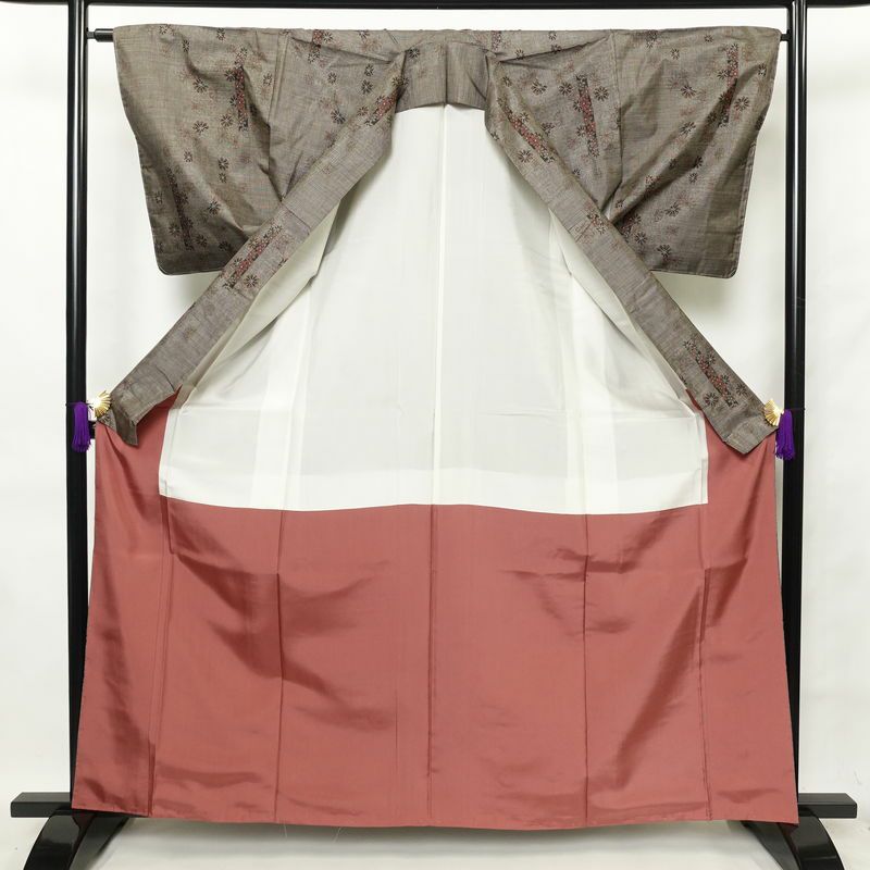 紬 良品 しつけ糸付き 正絹 花柄 袷仕立て 身丈163cm 裄丈65cm 紬着物 茶_画像3