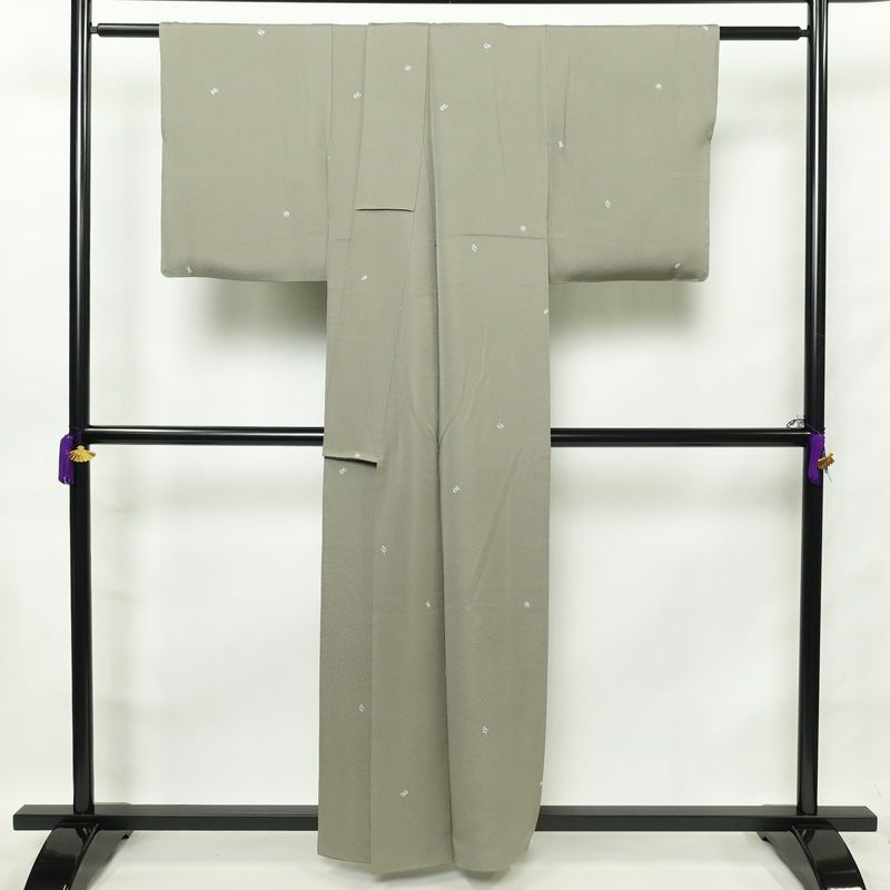 小紋 正絹 幾何学柄・抽象柄 袷仕立て 身丈158cm 裄丈63.5cm 小紋着物 緑・うぐいす色_画像2