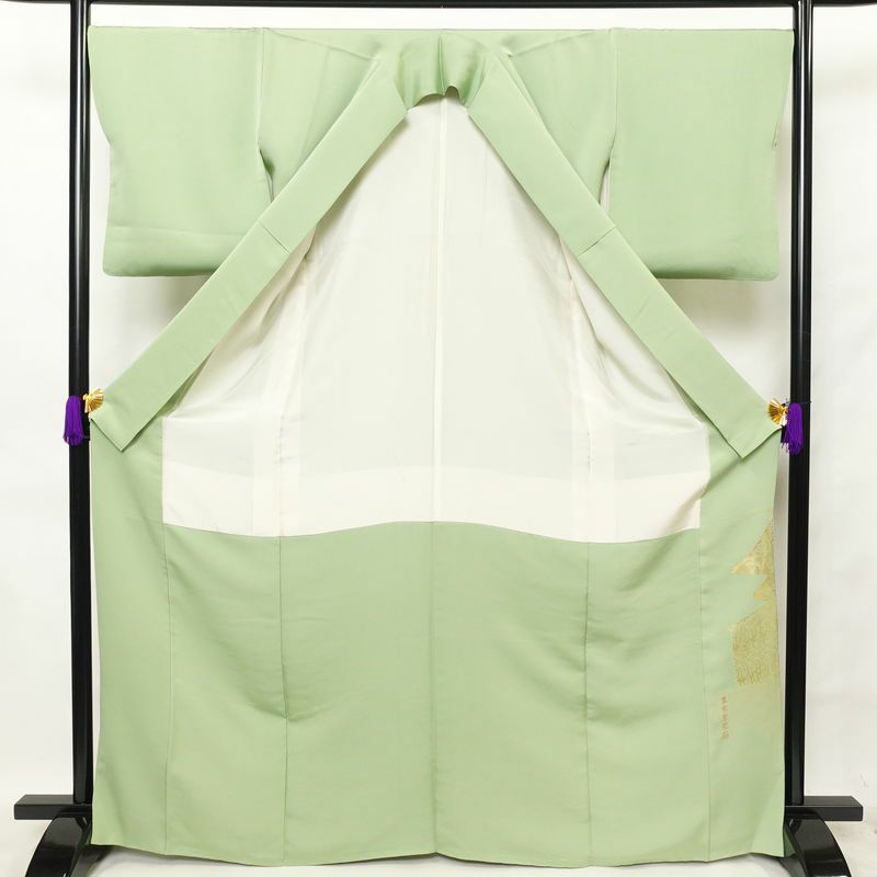色留袖 良品 王宮紫苑圖 一つ紋付き ちりめん 正絹 古典柄 袷仕立て 身丈167.5cm 裄丈68.5cm 金糸 着物 御所車 緑・うぐいす色_画像3